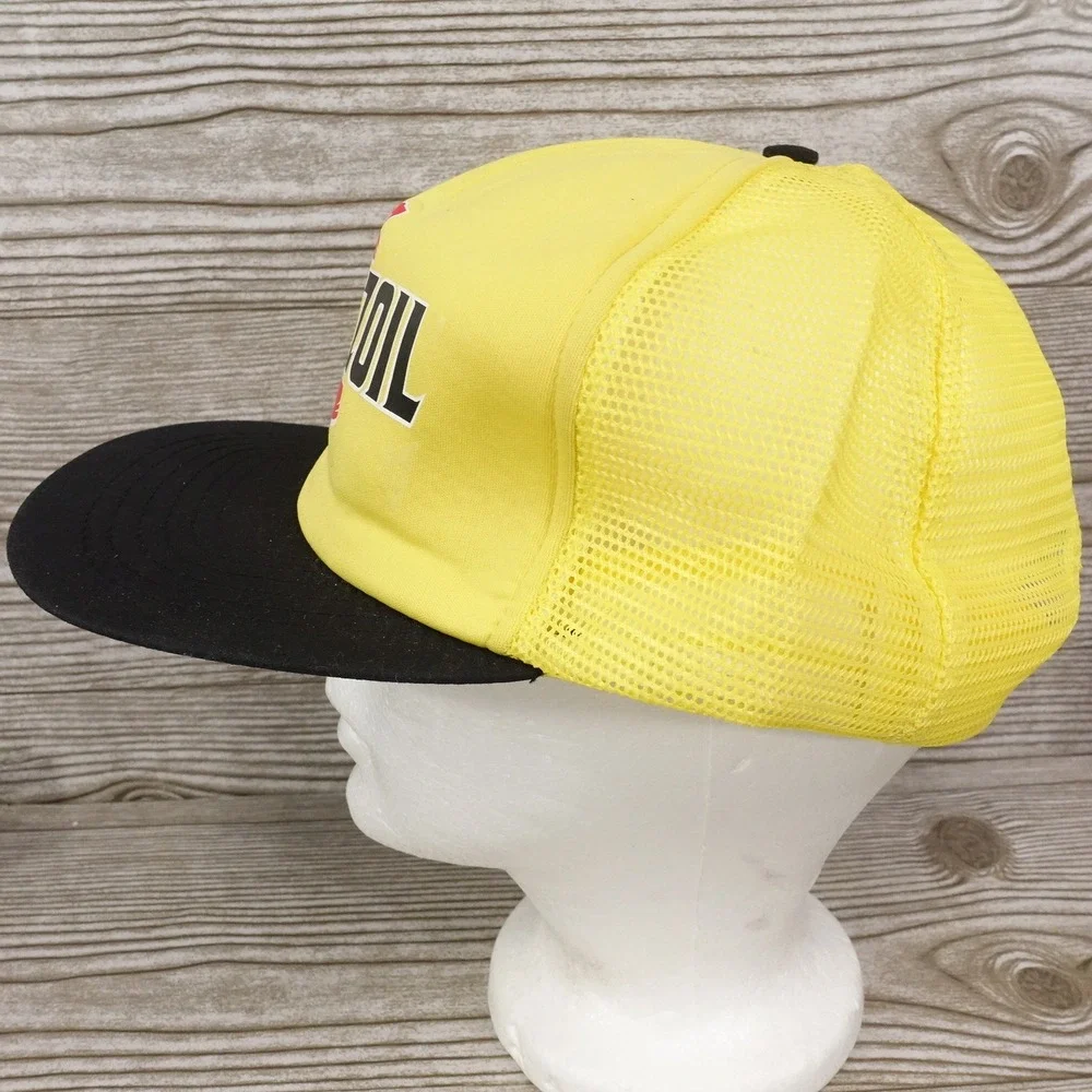 VINTAGE PENNZOIL OIL LOGO RACING YELLOW BLACK VENTED TRUCKER SNAPBACK HAT USA